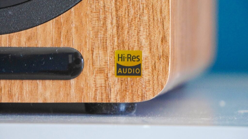 Hi-res audio badge on Airpulse A80