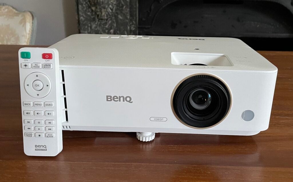 The BenQ TH685 picture with its remote control.