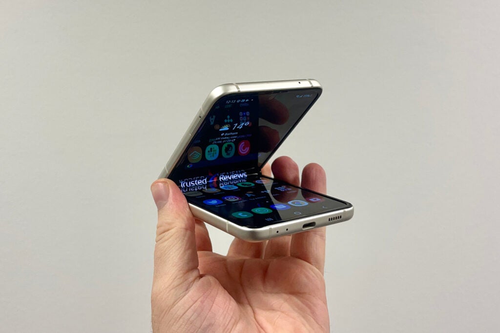Samsung Galaxy Z Flip 3 à moitié verrouillé