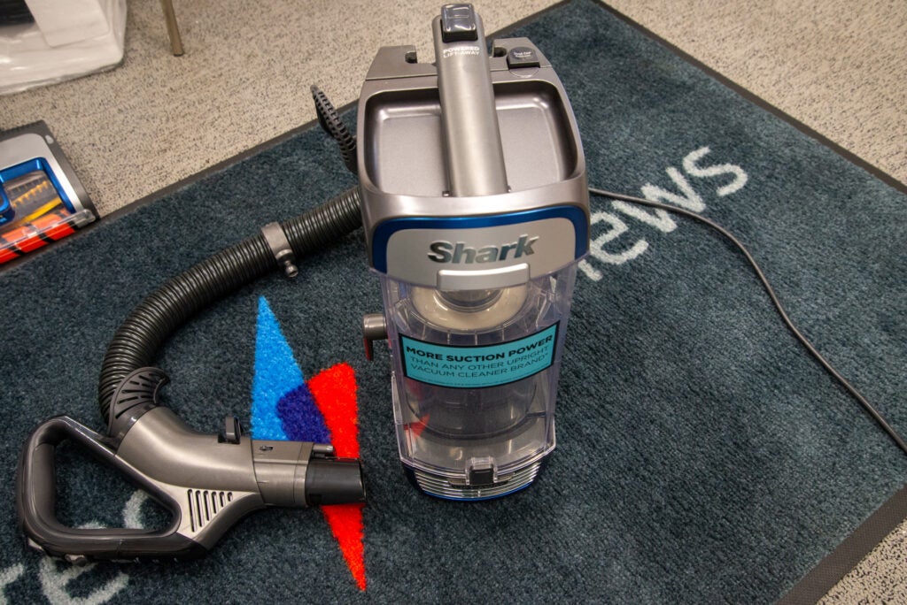 Shark Anti Hair Wrap Upright Vacuum Cleaner with Powered Lift-Away and TruePet NZ850UKT Lift-Away mode