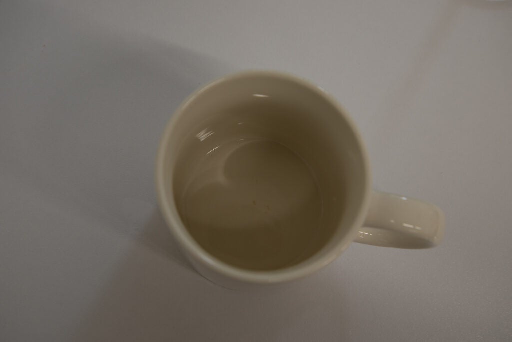 Sharp QW-NA26F39DW-EN clean coffee cup