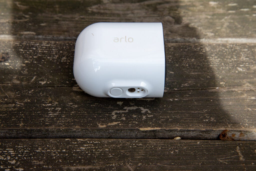 Arlo Pro 4 charging point