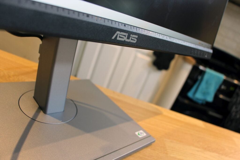 Asus ProArt 27 stand