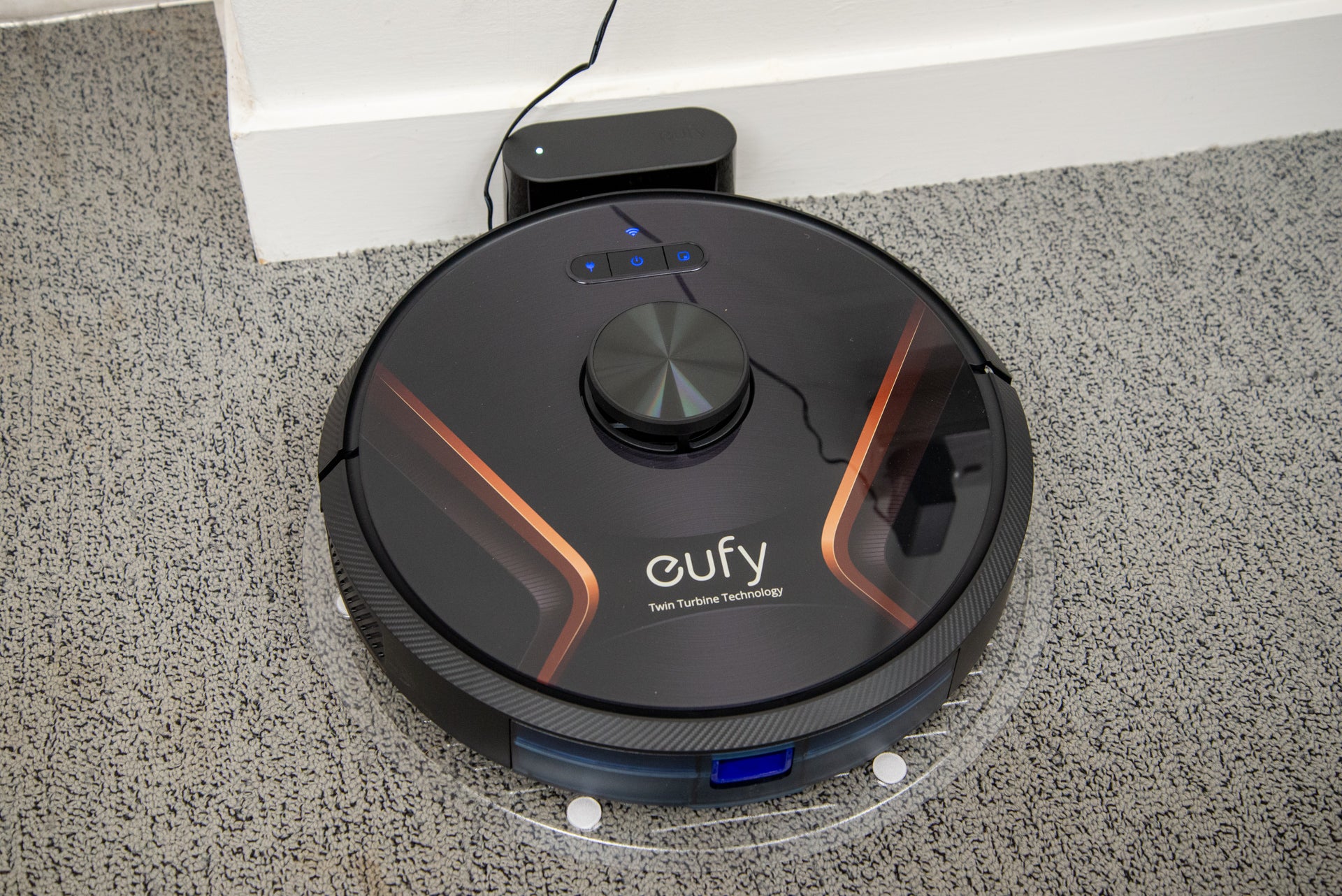 Eufy RoboVac X8 Hybrid Review : Powerful mapping and cleaning
