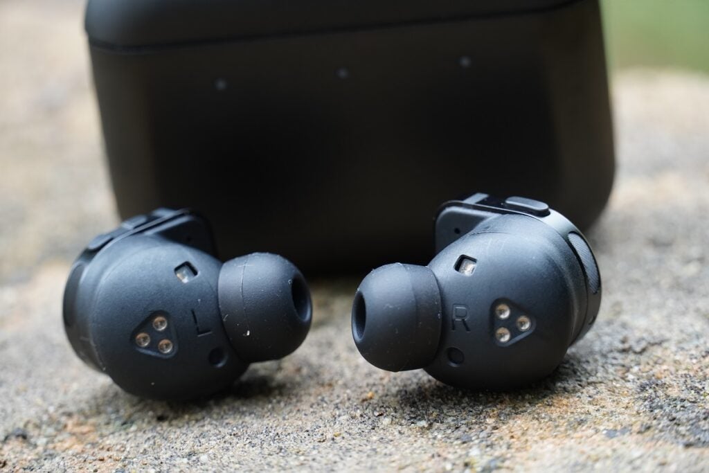 Master and Dynamic MW08 earbuds