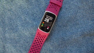 Fitbit Charge 5 clock