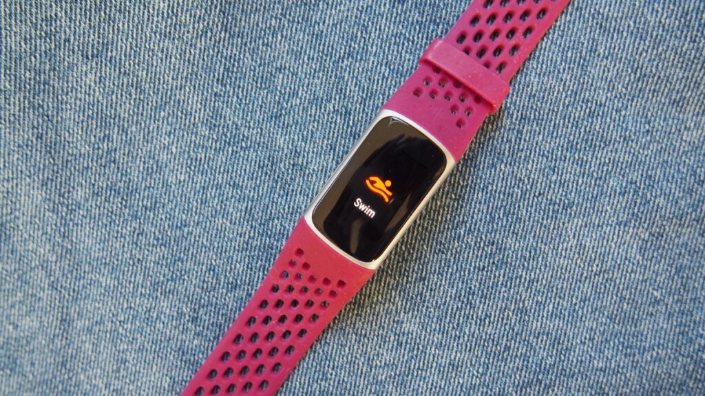 Fitbit Charge 5 для плавания