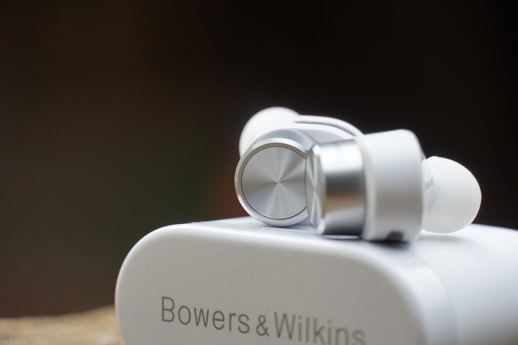 Bowers and Wilkins PI5 touch control