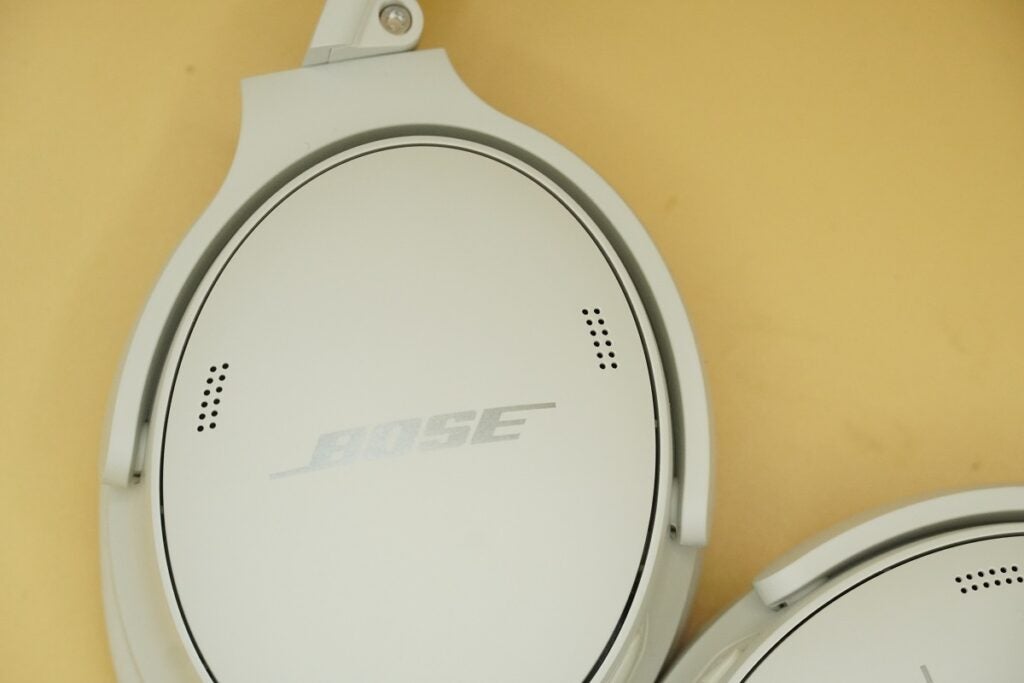 Bose QuietComfort 45 earcup detail