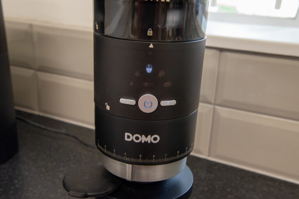 Domo Professional Coffee Grinder D0715K dispense controls