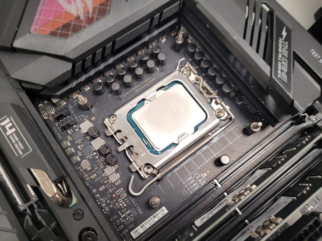Intel Core i5-12600K (1)
