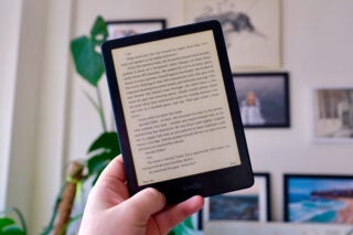 Kindle Paperwhite 2021 lit up display