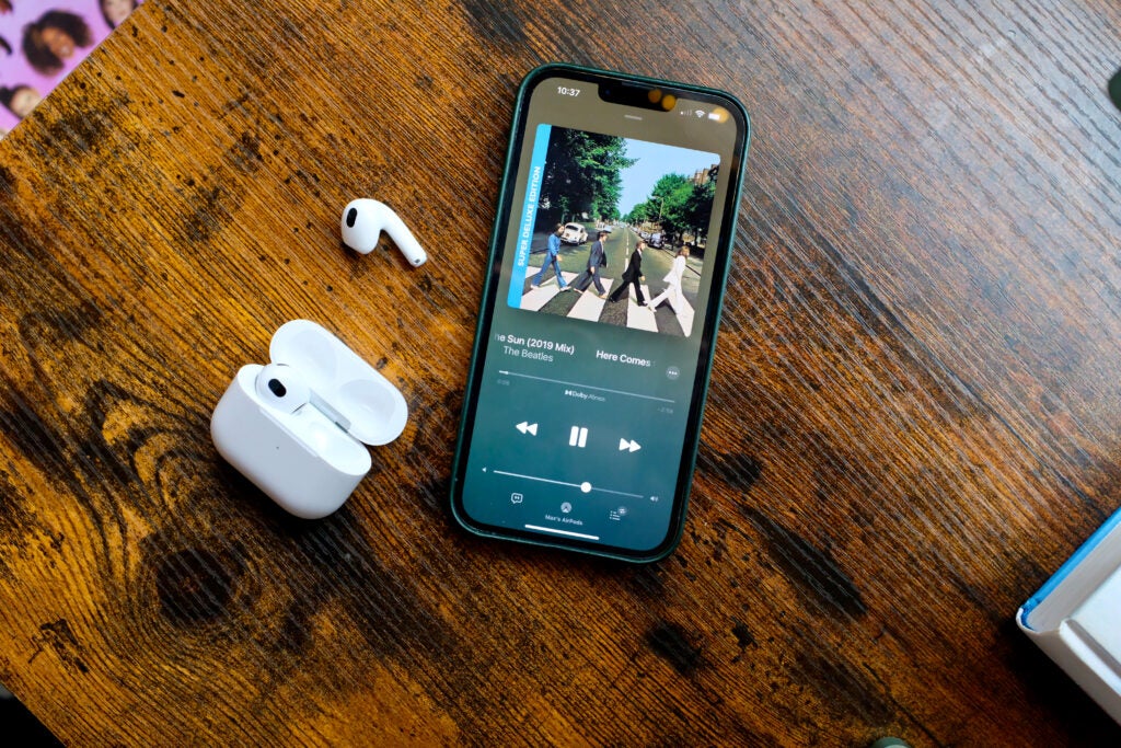 Apple AirPods 3 Dolby Atmos