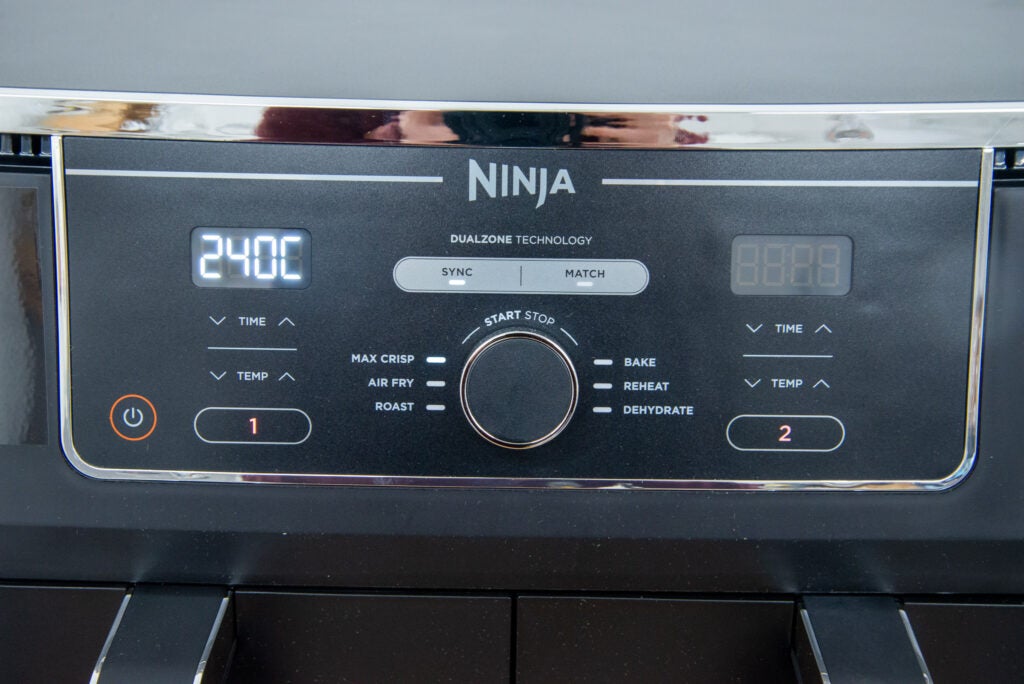 Ninja Foodi MAX Dual Zone Air Fryer AF400UK control panel