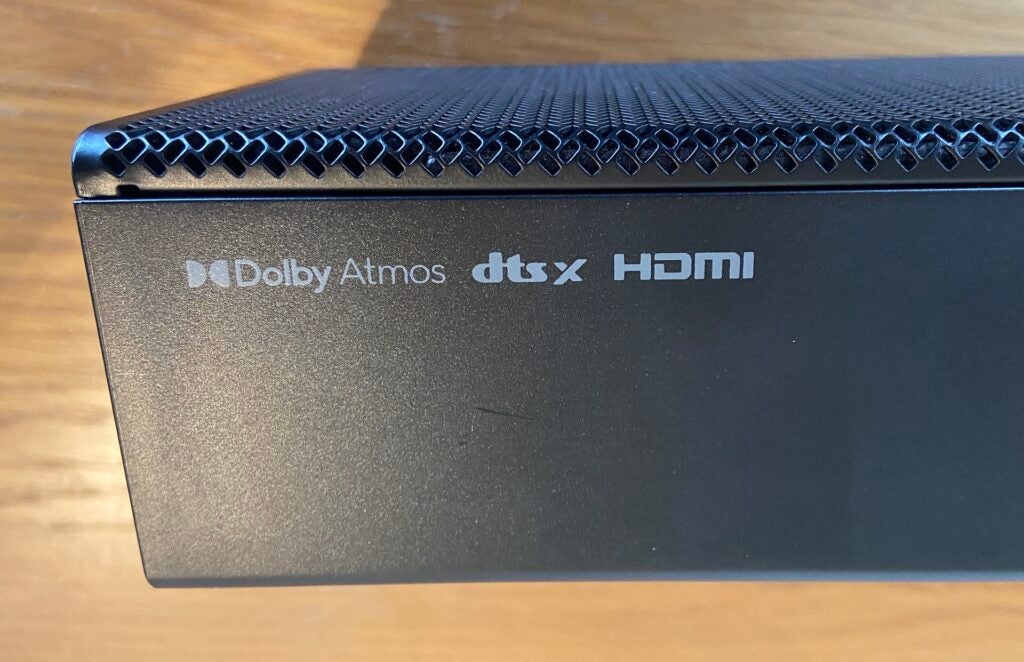 Detalle del logotipo Samsung HW- Q800A Atmos DTS:X