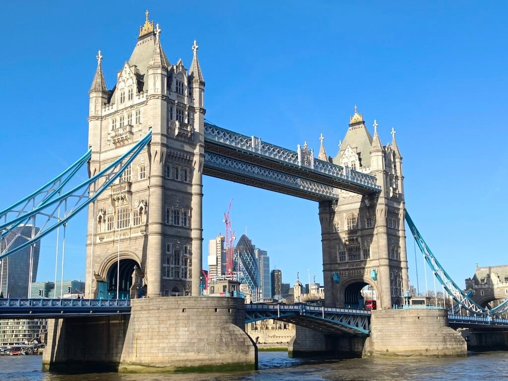A picture of Tower Bridge at 2x digital zoom, taken by the Vivo V23 Pro