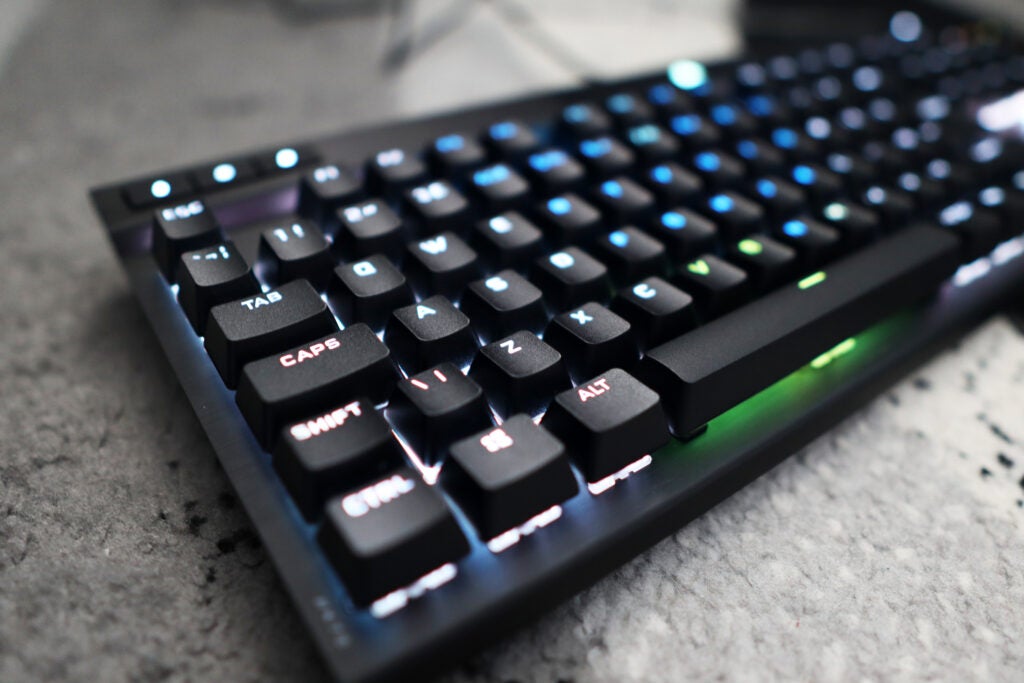 Взгляд на клавиши Corsair K70 RGB Pro