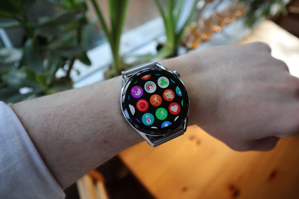 Панель приложений HarmonyOS на Huawei Watch GT 3