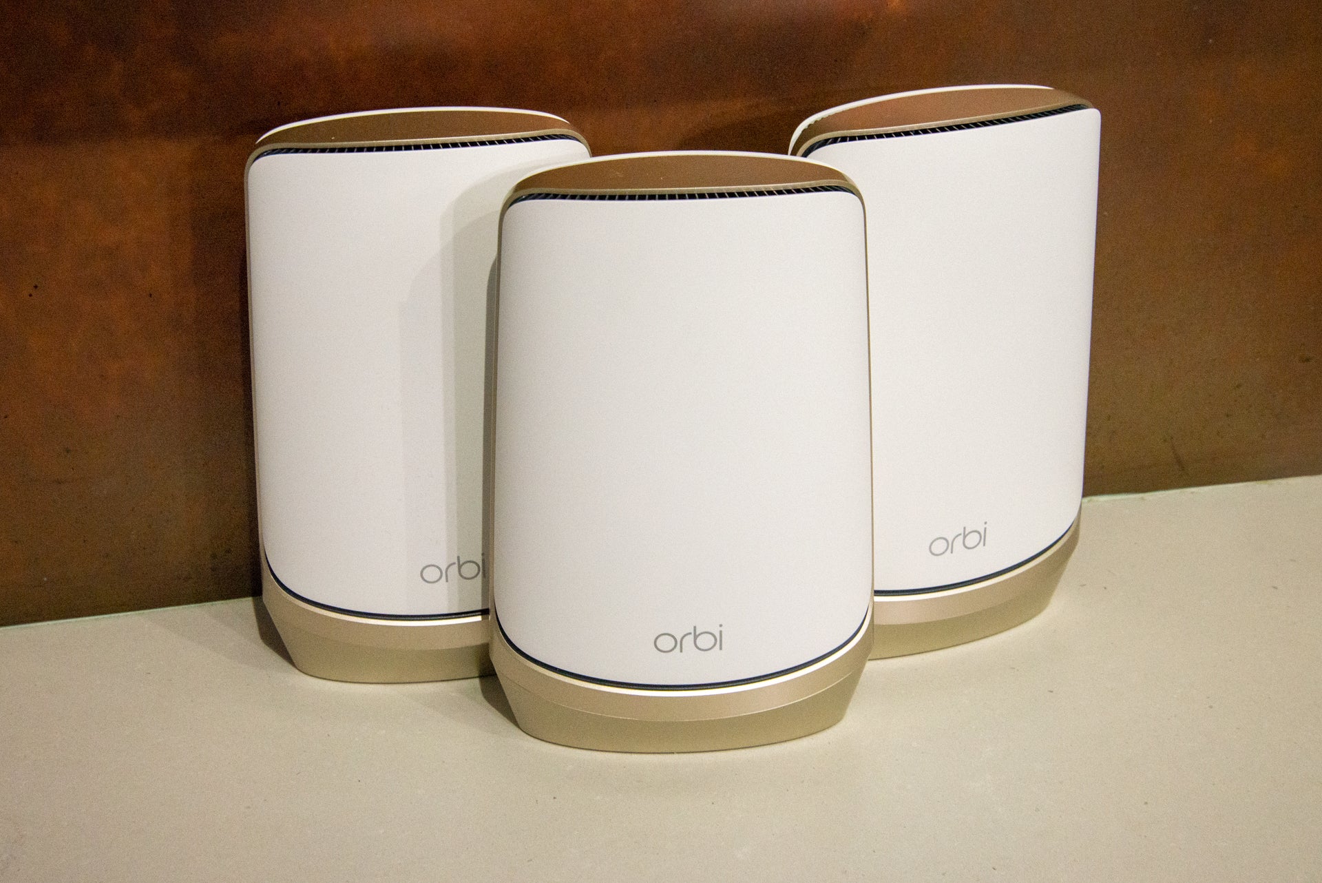 Lee Uitverkoop Dom Netgear Orbi RBKE963 Wi-Fi 6E Mesh System Review: Expensive but very fast