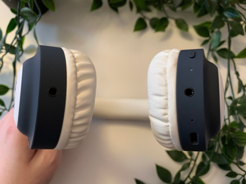 Planet Buddies Wireless Headphones ports