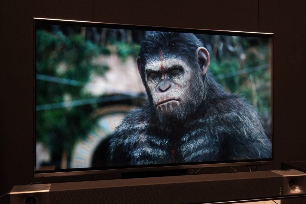 Samsung QE43QN90A now playing Dawn of the Planet of the Apes