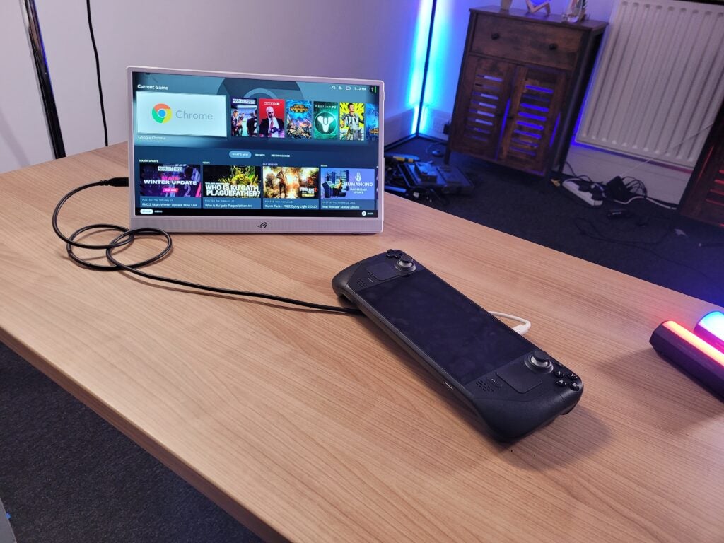 Steam Deck outputting to the ROG Strix XG16AHP-W portable monitor