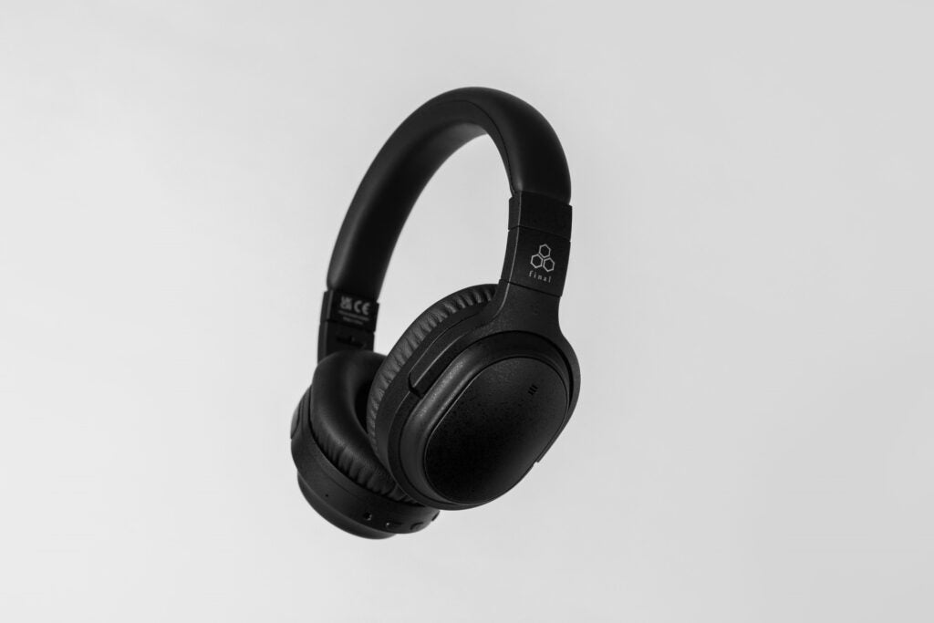 gambar headphone UX3000 terakhir dengan latar belakang abu-abu