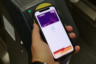 Apple Pay iPhone tap