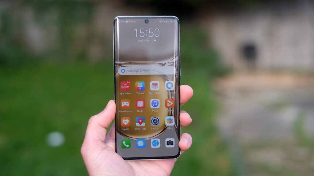 The Huawei P50 Pro’s screen is a rare thing, a powerful OLED display that looks classy and correct straight out of the box