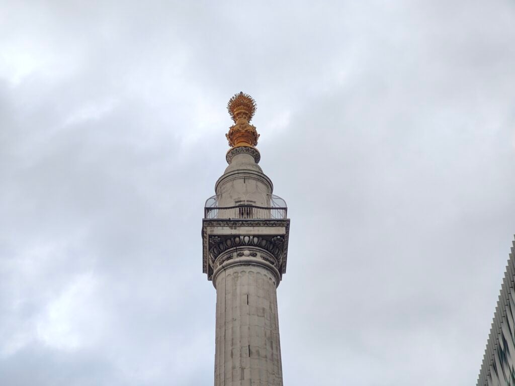 OnePlus 10 Pro telephoto 3.3x optical zoom great fire monument
