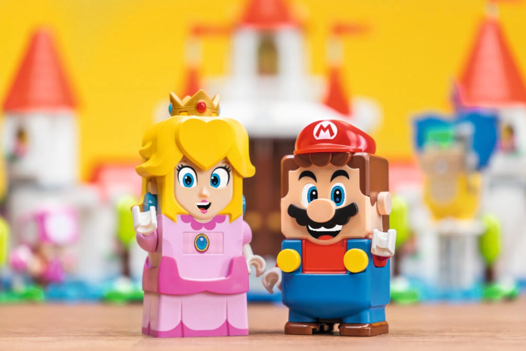 Princess Peach and Super Mario Lego set