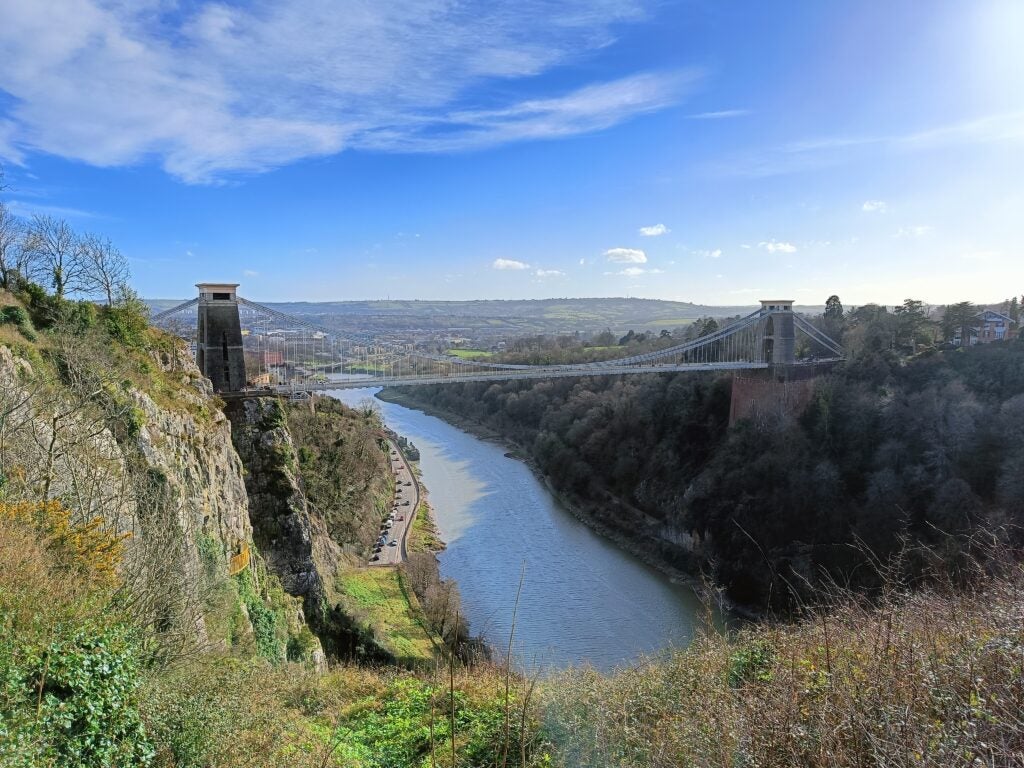 Realme 9 Pro Plus: image of Clifton suspension bridge in Bristol