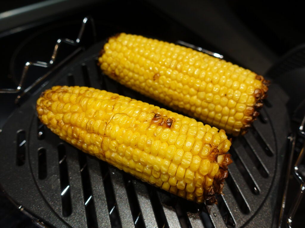 Tower T17076 10 in 1 Digital Air Fryer corn on the cob