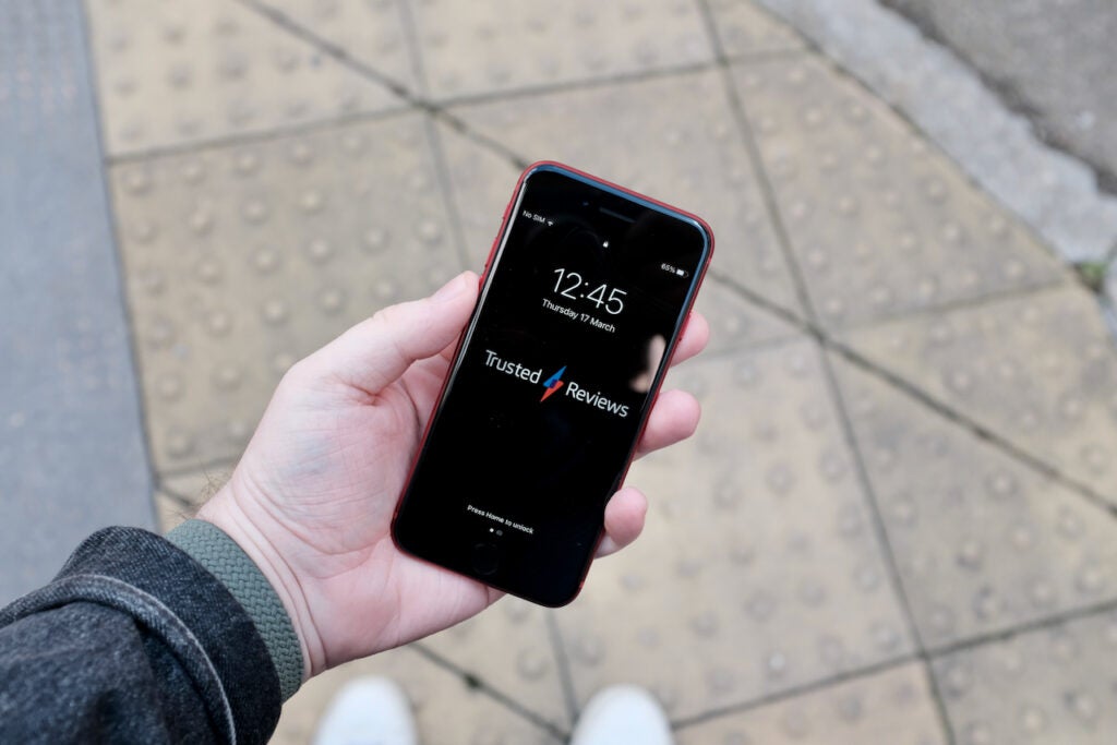 2022 iPhone SE 4.7-inch display