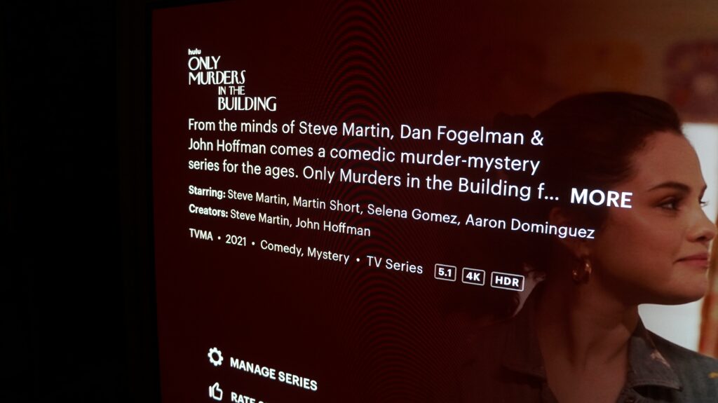 Página de título y detalles de Hulu Only Murders