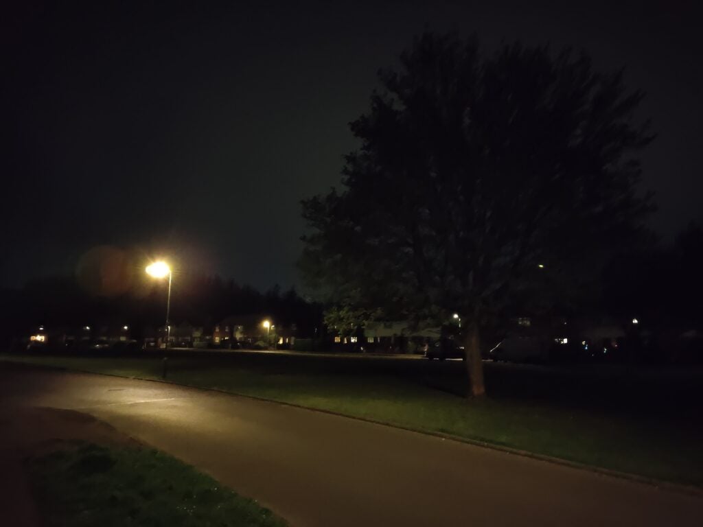 A Shot from the Red Magic 7 Pro showing the normal camera in low light