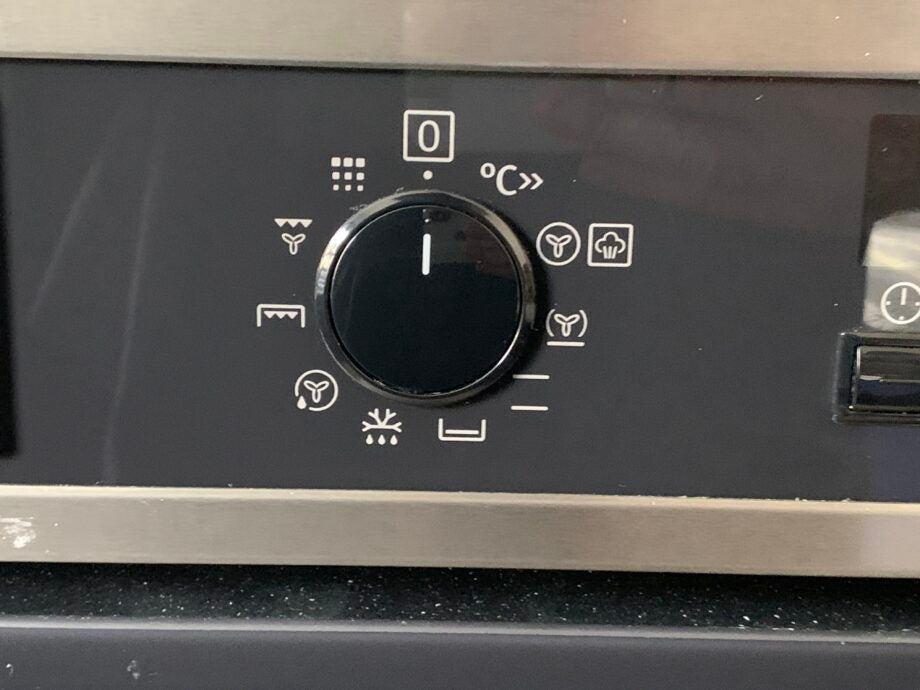 Oven controls featured image