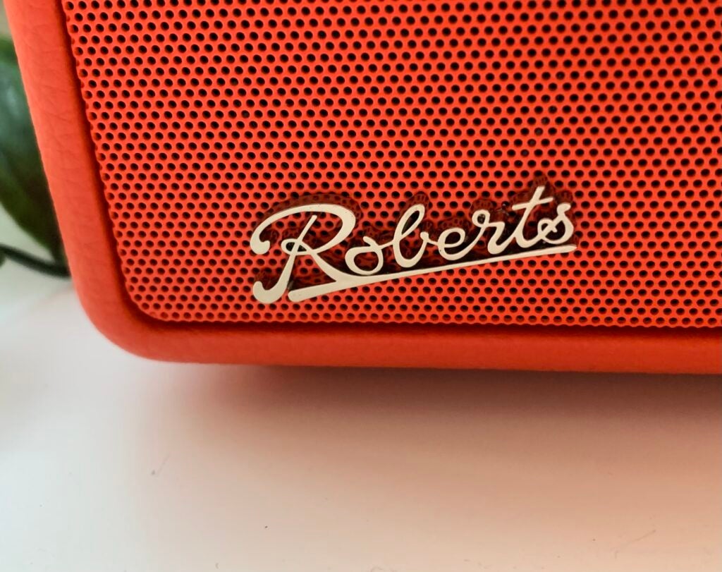 Roberts Revival Petite logo detail