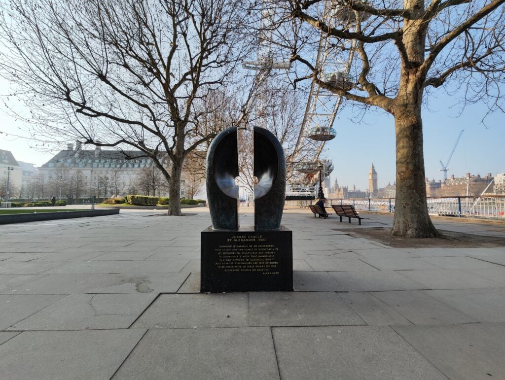 Xiaomi 12 Pro ultrawide camera shot of sculpture on the South Bank of the Thames