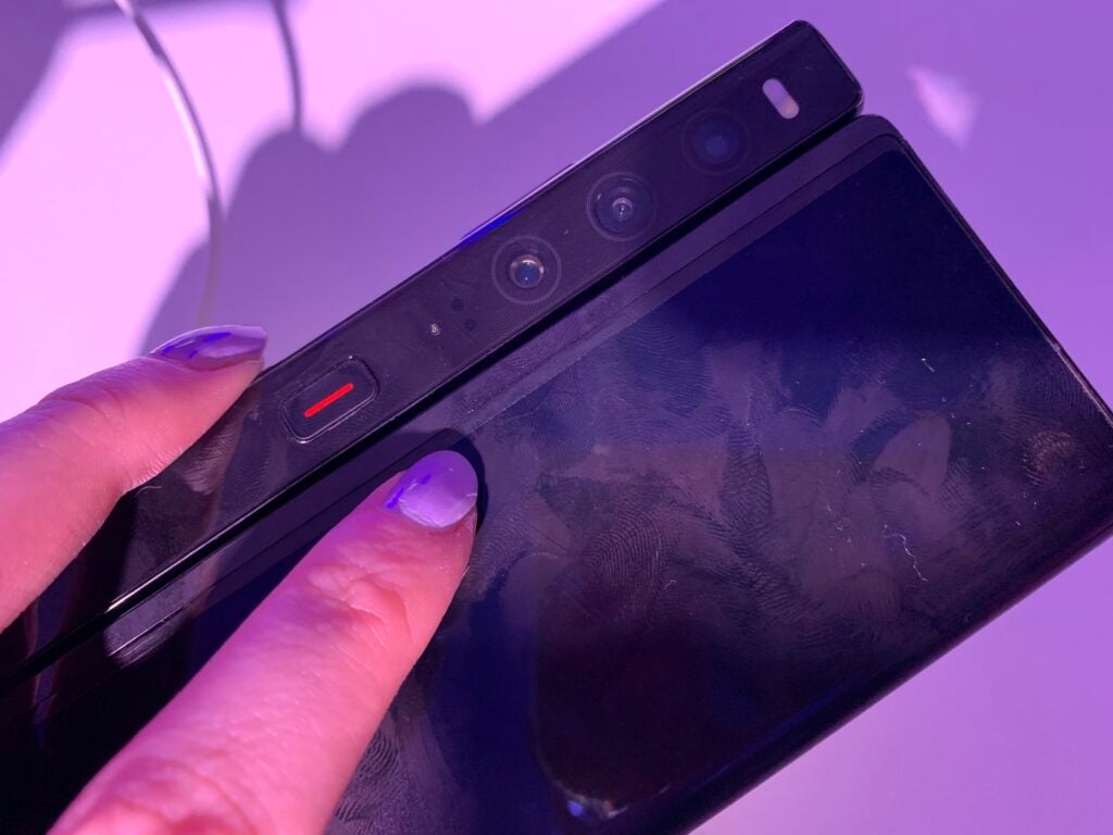Huawei Mate Xs 2 espalda doblada