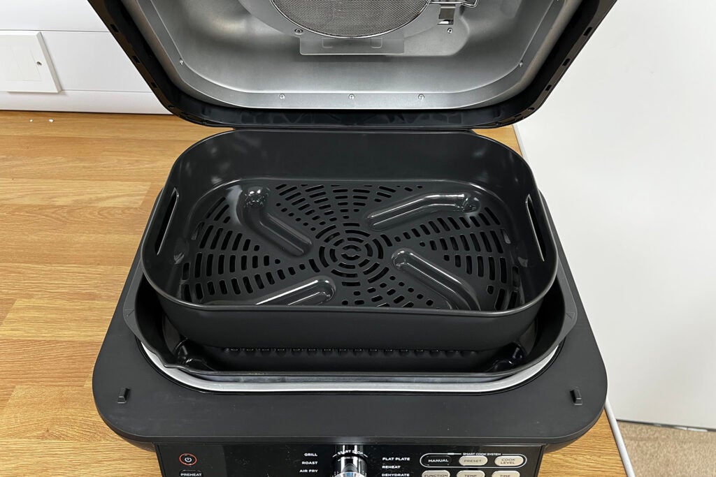 Ninja Foodi MAX Pro Health Grill, Flat Plate & Air Fryer AG651UK air fryer basket