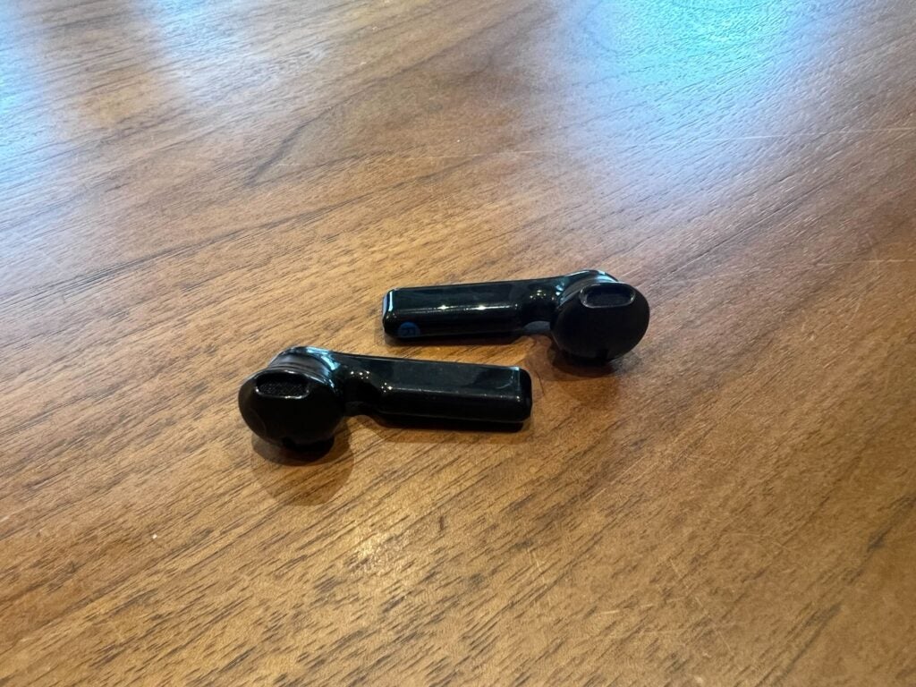 The OneSonic earbuds
