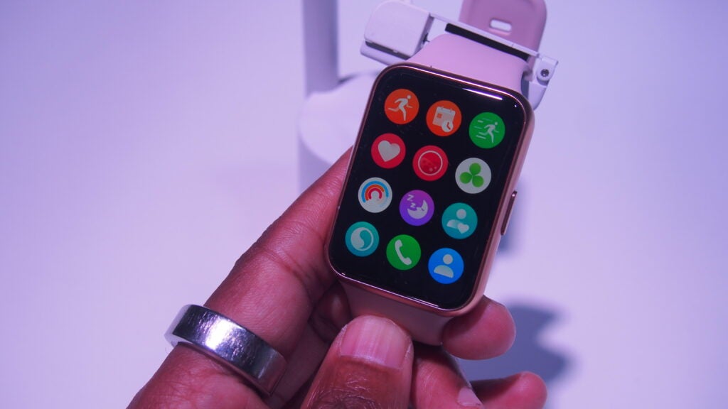 Pantalla del Huawei Watch Fit 2 mostrando la pantalla de inicio y las aplicaciones