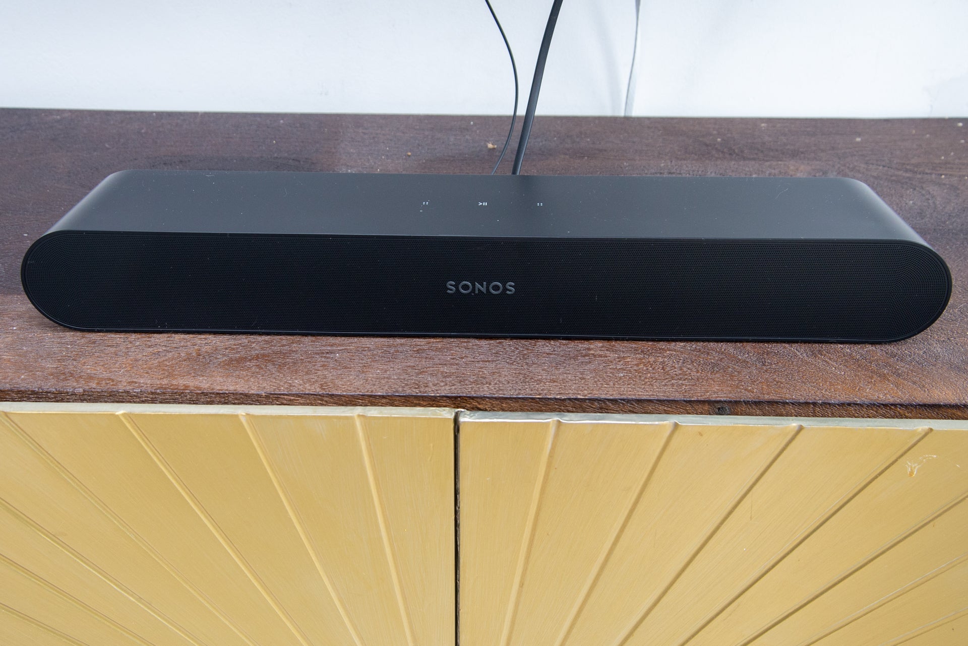 Sonos Ray Review: the quality of any TV