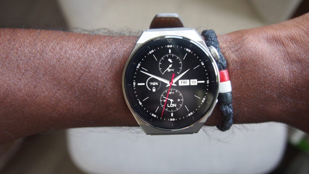 Basic clock face on the Huawei Watch GT 3 Pro