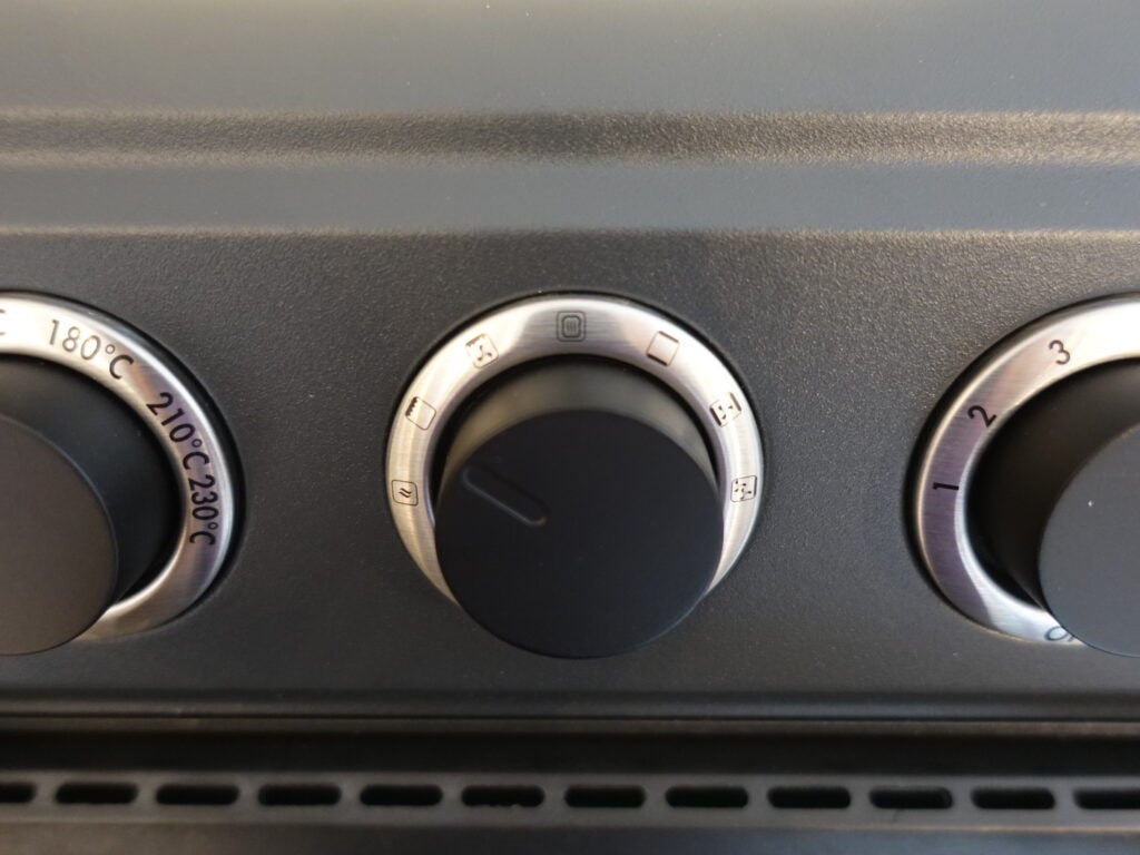 The control knobs on the Cuisinart Air Fryer