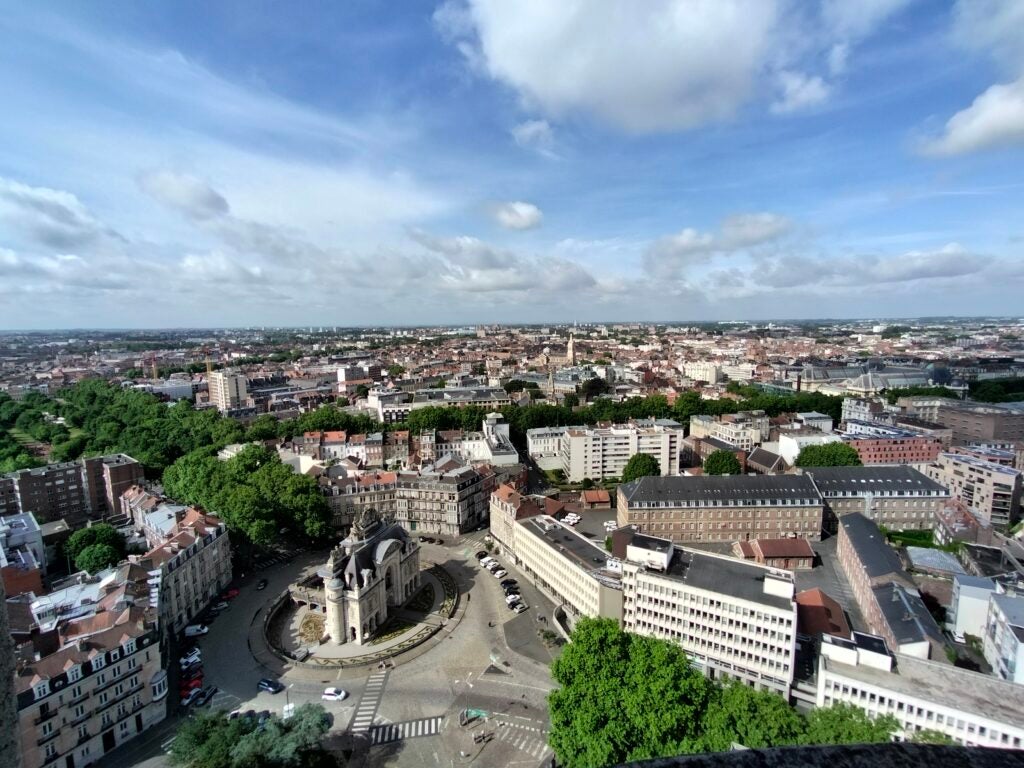 Realme 9 ultrawide image looking out over Lille