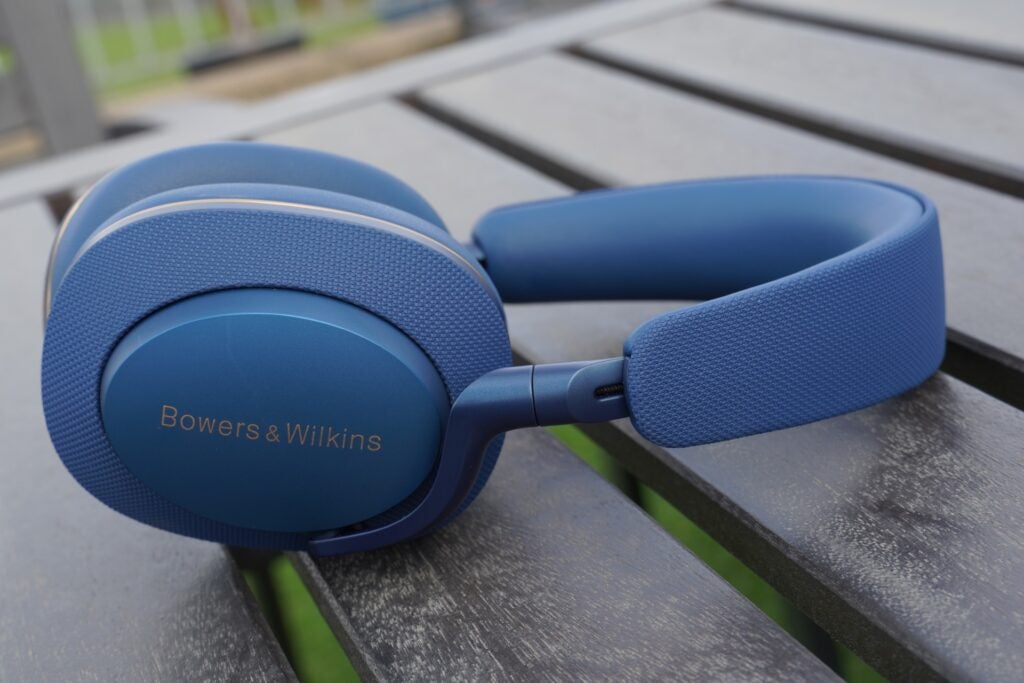 Bowers Wilkins Px7 S2 side profile