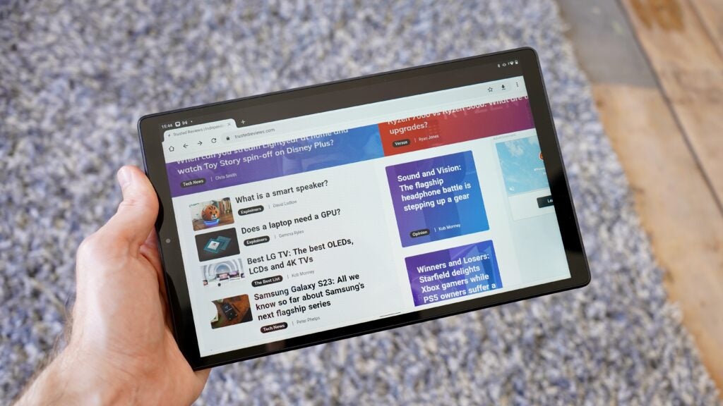 The screen of the Lenovo Tab M10 HD is decent for the price