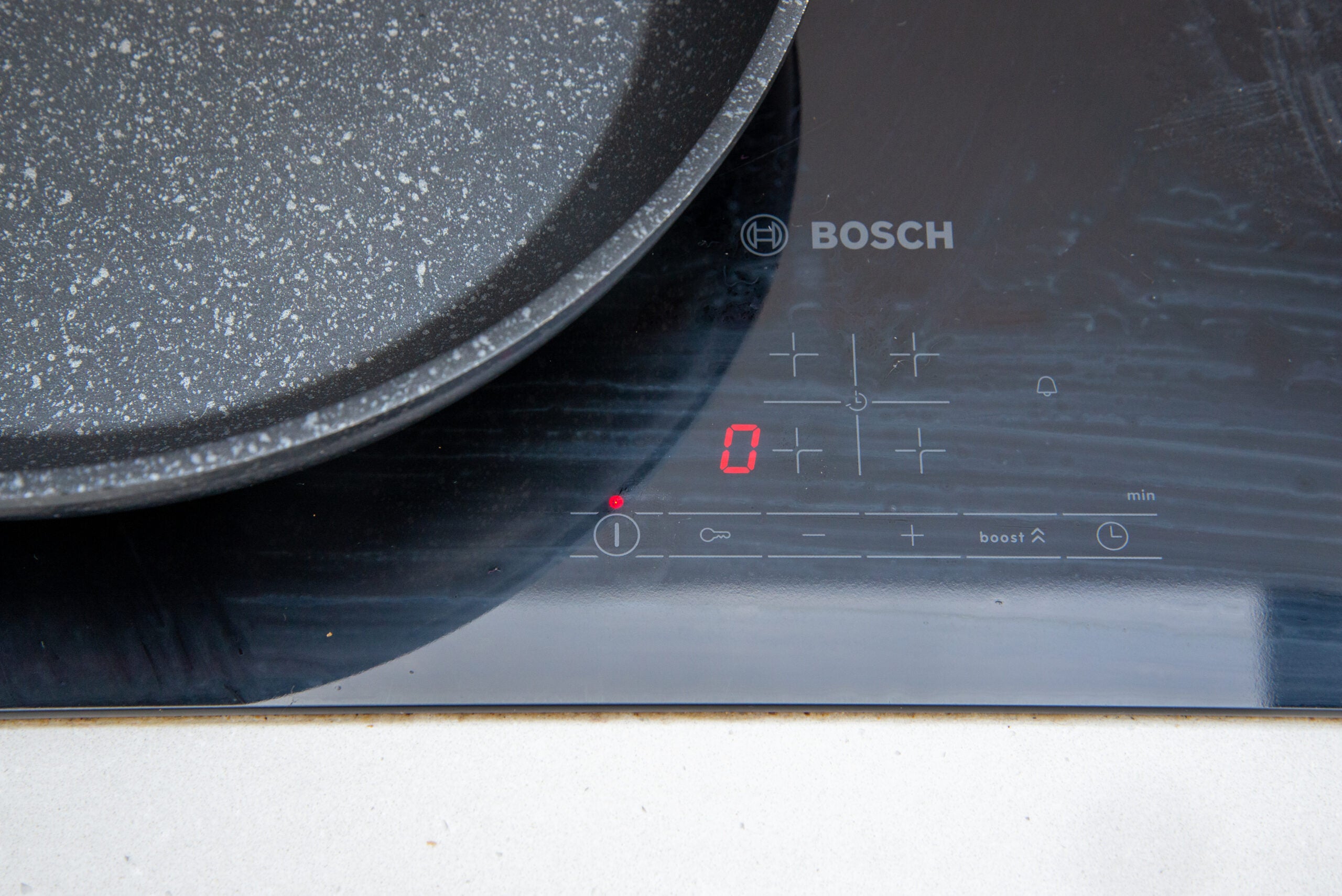 Turn on an induction hob